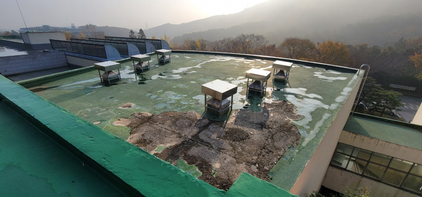 명지대학교 자연캠퍼스 디자인조형센터 콘크리트 옥상 TPO 시트방수 시공 사진 2