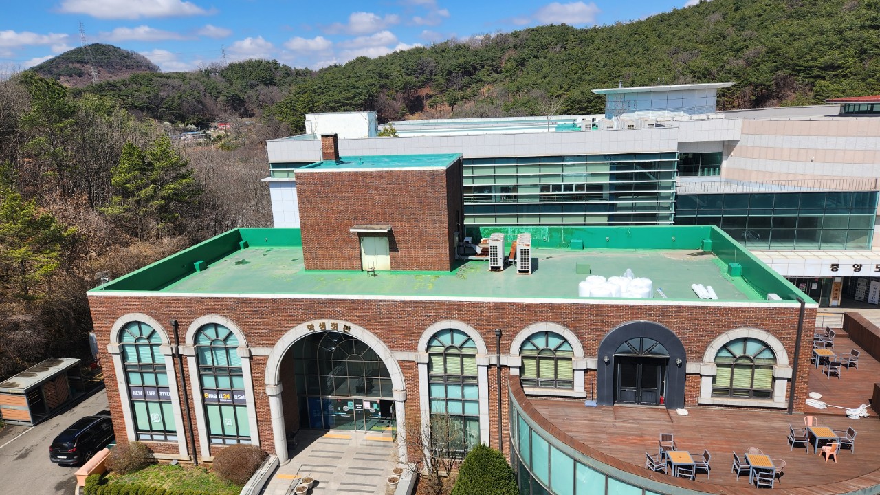 신성대학교 학생회관 콘크리트 옥상 TPO 시트방수 시공 사진 3