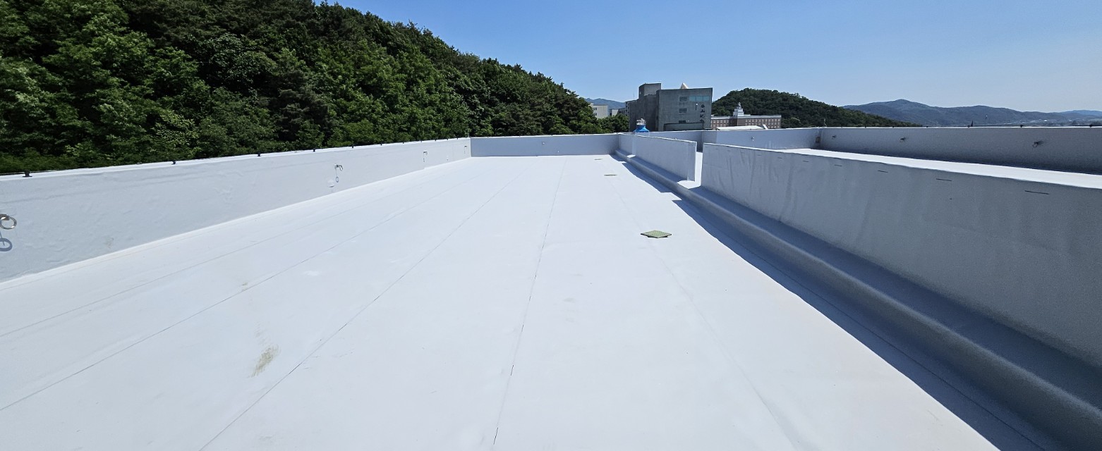 극동대학교 국제학사 콘크리트 옥상 TPO 시트방수 시공 사진 5